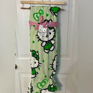 NWT Hello Kitty St Patrick’s Day Throw Blanket